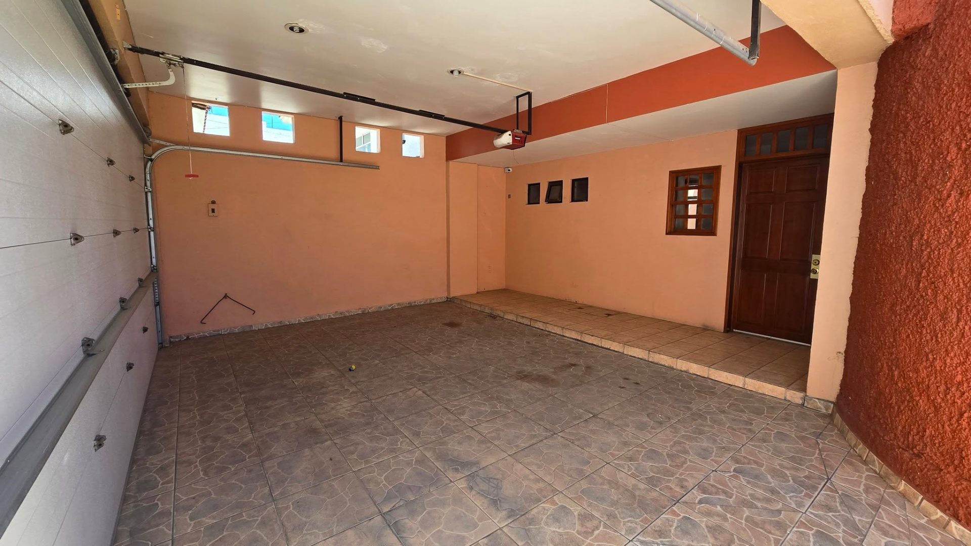 Residencia en venta — Privada Los Geraneos, Guadalupe — imagen 2