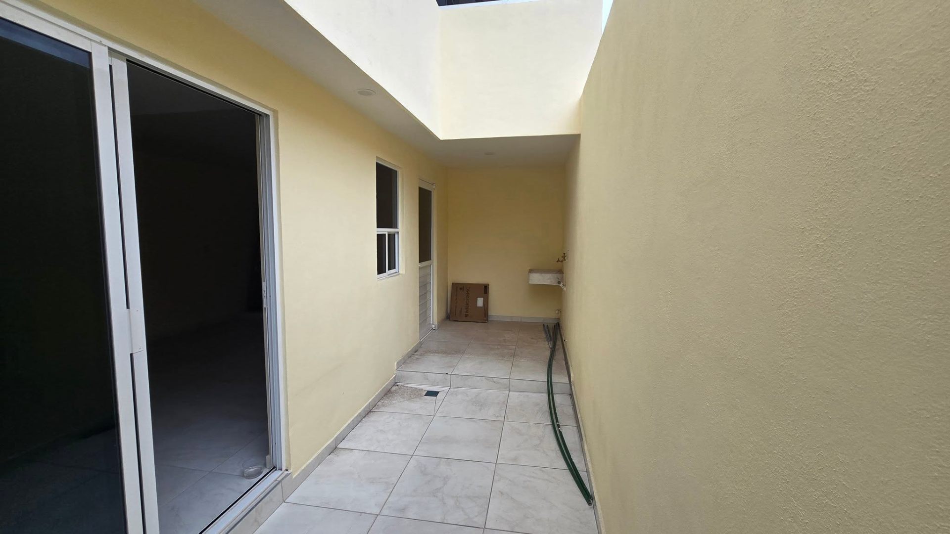 Casa nueva en venta — Privada Puerta Engracia, Colinas del Padre 5ta Sección — imagen 5
